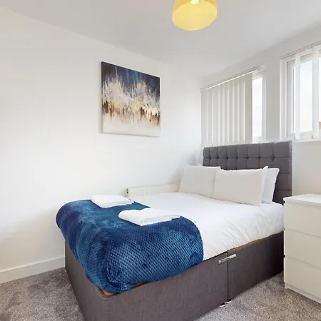 Holiday home 4bed And 4bath House Near Centre With Free Wifi
