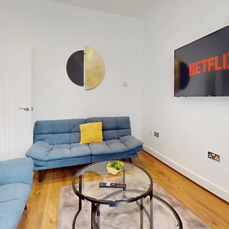 4bed And 4bath House Near Centre With Free Wifi Holiday home Sheffield