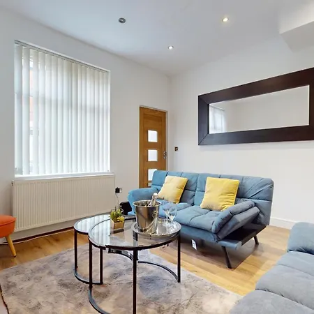 Holiday home 4bed And 4bath House Near Centre With Free Wifi